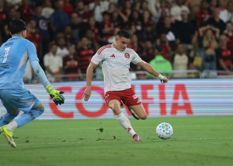 Borré fez o único gol do Alvirrubro na partida no Rio de Janeiro