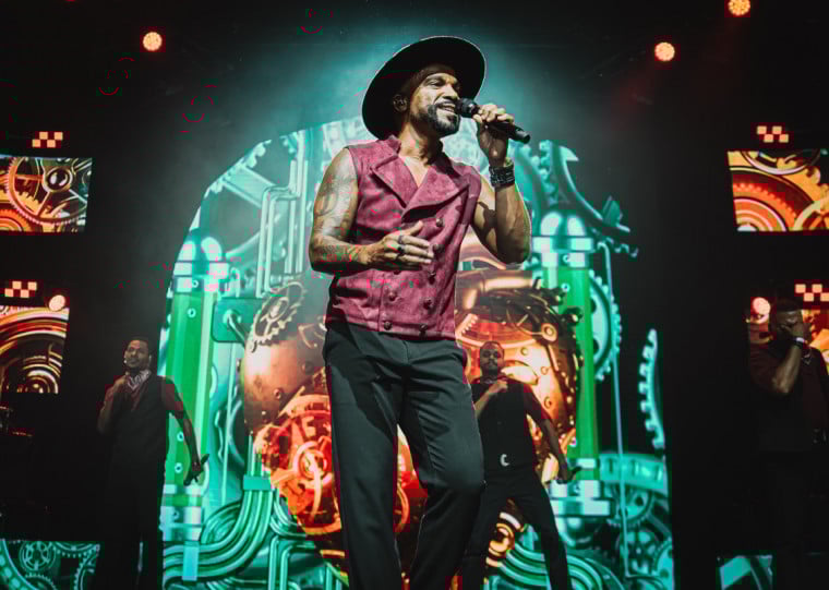 Show mistura sertanejo e pagode e marca o esquenta oficial do Carnaval no litoral norte