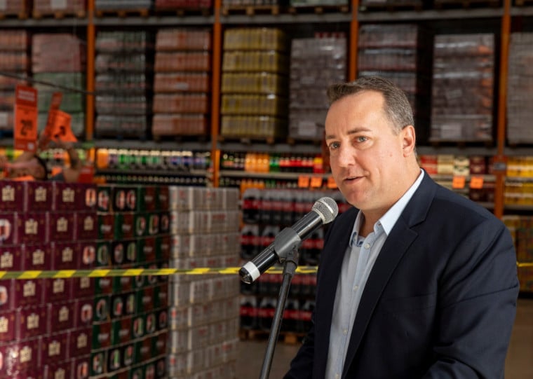 Simioni previne que jornada 5x2 deve prejudicar pequenos negócios