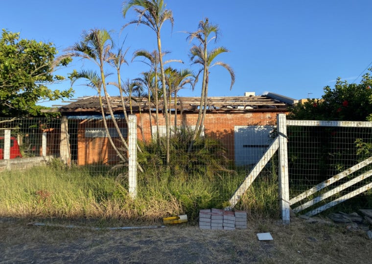Vizinhos da casa de Pedro Ruas, em Rainha do Mar, dizem estar pagando segurança particular para evitar ocupação