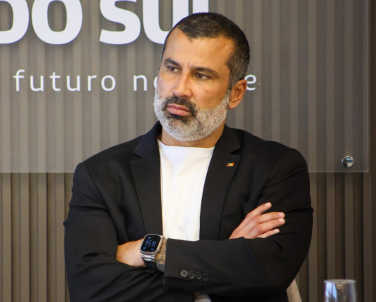 Eduardo Leite escolhe adjunto do Planejamento para assumir pasta da Habitação