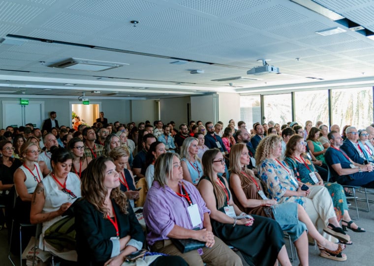 Plateia com lojistas lotou auditório para conhecer o que já muda o varejo e impacta o futuro 
