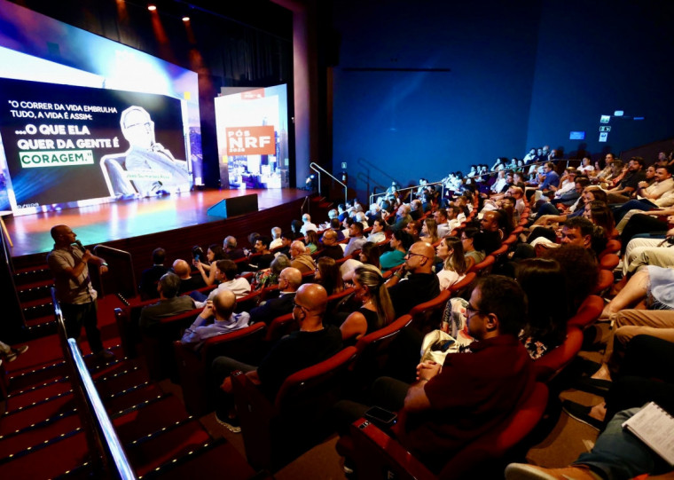 Plateia lotou o Teatro CIEE, na Capital, para ter detalhes das novidades que afetam varejistas