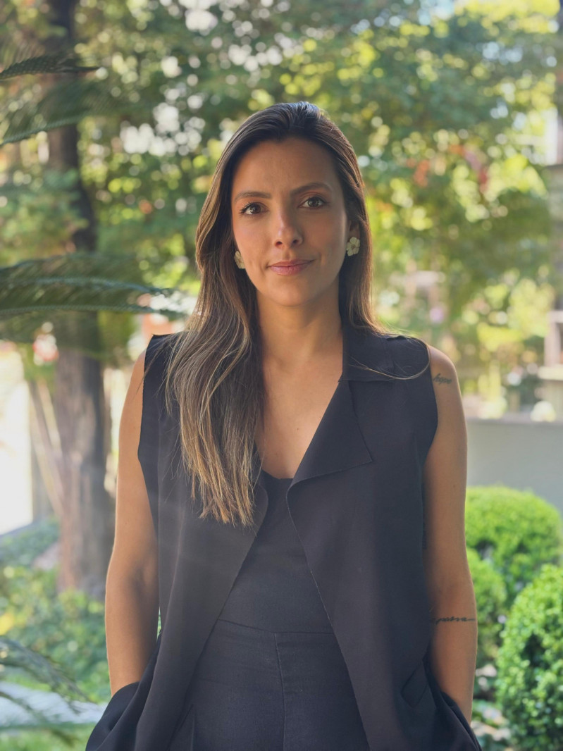 Karine Munhoz é jornalista, especialista em comunicação corporativa e 
especialista em educação especial e inclusiva