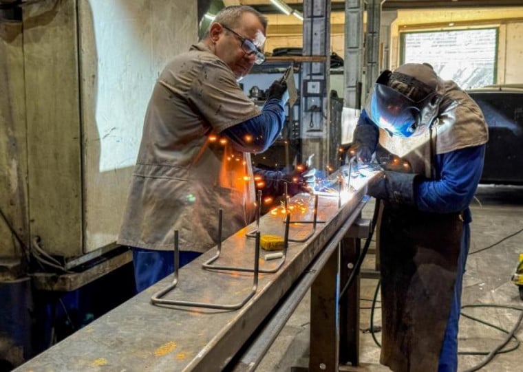 Estruturas passam por um processo completo de recondicionamento, que inclui usinagem e substituição de componentes