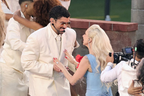 Brasileiro Miguel Gandelman vence Emmy por show de Bad Bunny no Super Bowl