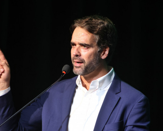 Eduardo Leite pede para participar de oitiva na CPI dos Pedágios