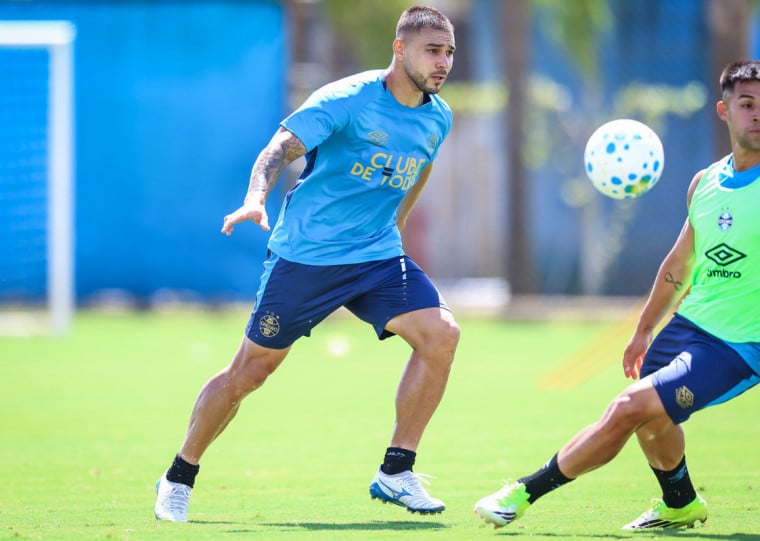 João Pedro voltou a treinar e deve estar a disposição contra o São Paulo