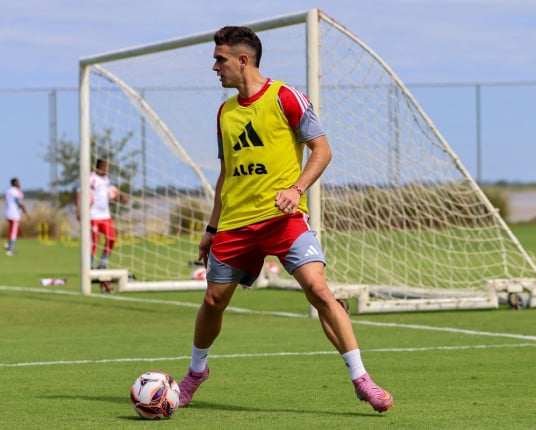 Inter busca primeira vitória no Brasileirão diante do Palmeiras