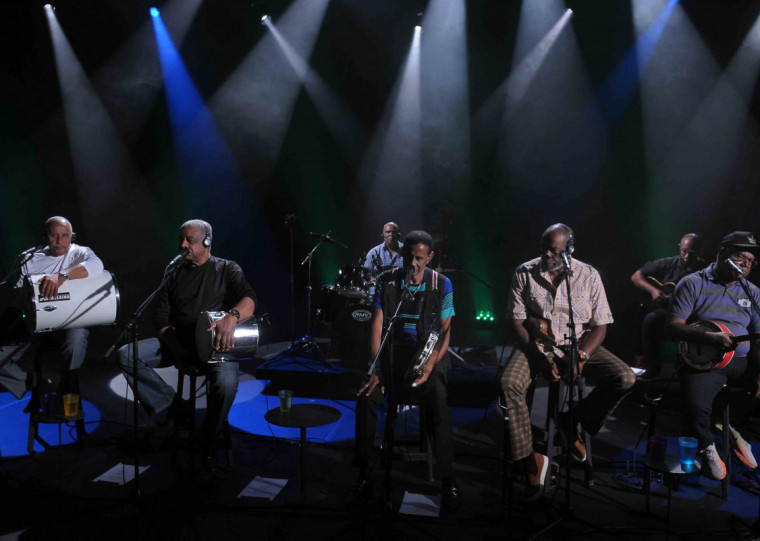 Fundo De Quintal (foto) é uma das atrações que surgem na grade da emissora neste Carnaval