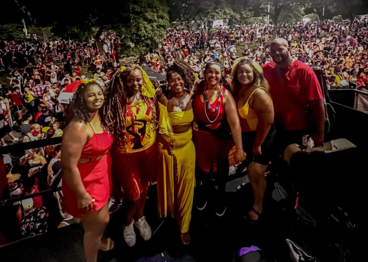 Primeiro bloco de carnaval formado exclusivamente por mulheres negras, está com saída prevista a partir das 18h
