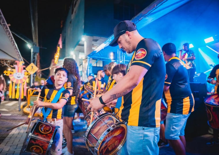 Os ensaios das escolas de samba riopardenses acontecem desde o ano passado