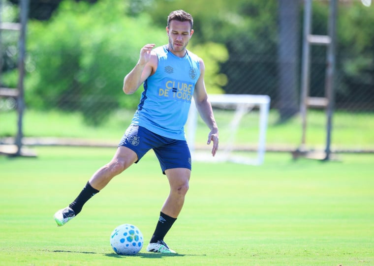 Liberado após Tricolor fazer acordo com STJD, Arthur deve sair jogando