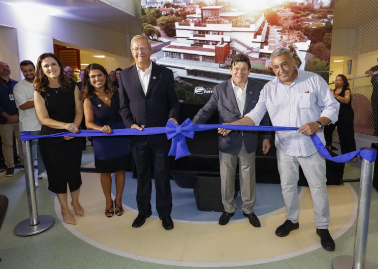 Cerimônia contou com a presença de educadores, autoridades e conselheiros da mantenedora da escola