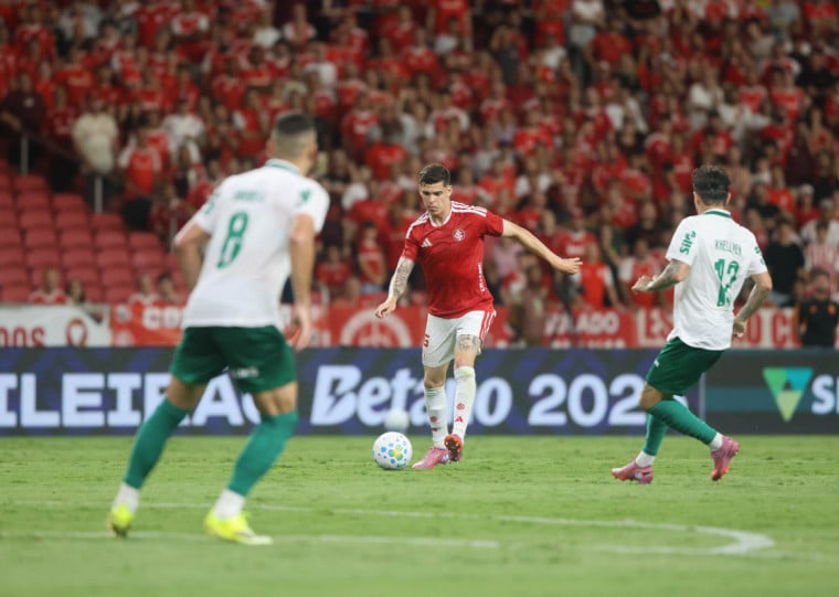 Volante Ronaldo foi o autor do gol Alvirrubro