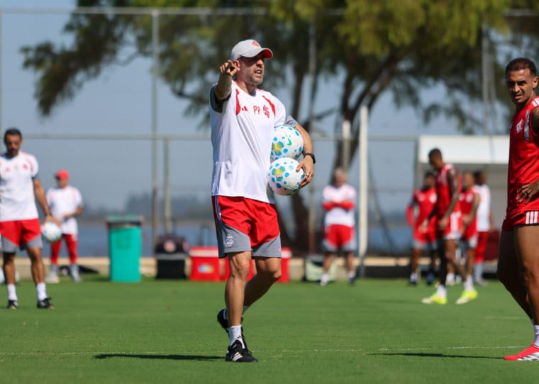 Histórico desfavorável desafia ambos os clubes nas semifinais