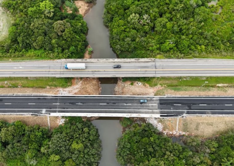 A estrutura é a última das três pontes reconstruídas no Polo Rodoviário de Pelotas