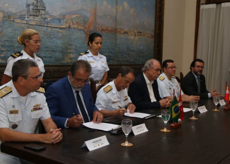 O foco principal do acordo está no desenvolvimento de estudos de novos sistemas de armas leves e coletivas e drones armados