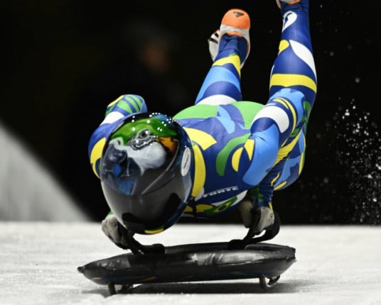 Gaúcha Nicole Silveira fica entre as 12 melhores no primeiro dia do skeleton