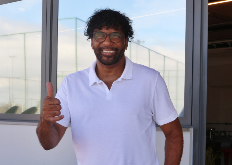 Aos 63 anos, Maurício trabalha na prefeitura de Porto Alegre desde 2020