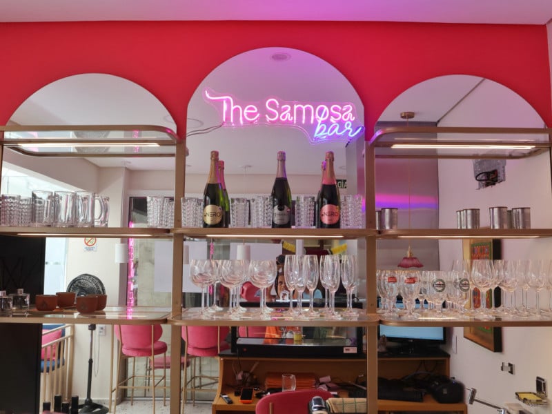 Drinks direto do estado de Kerala, na &Iacute;ndia, podem ser apreciados no The Samosa Bar<br />Foto: DANI BARCELLOS/ESPECIAL/JC