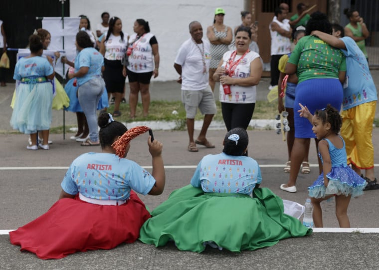 Bloco Arraial da Gloria abre o desfile do Circuito Cruzeiro/Santa Tereza em Porto Alegre