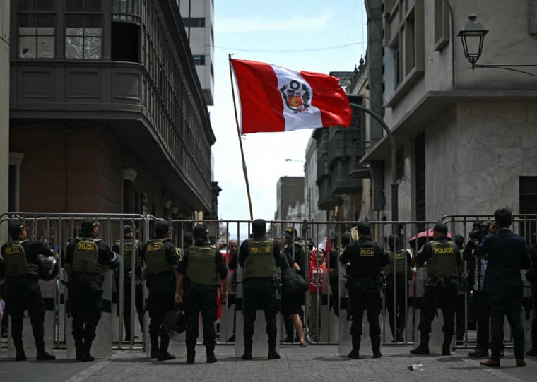 A decisão ocorre em um momento delicado para o país, com eleições gerais marcadas para 12 de abril