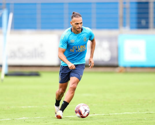 Reapresentação do Grêmio tem Braithwaite voltando a treinar com bola