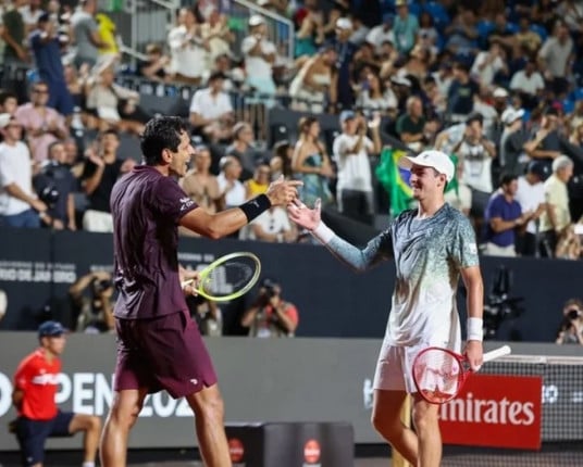 João Fonseca e Melo dominam argentinos favoritos no Rio Open e vão às semifinais nas duplas