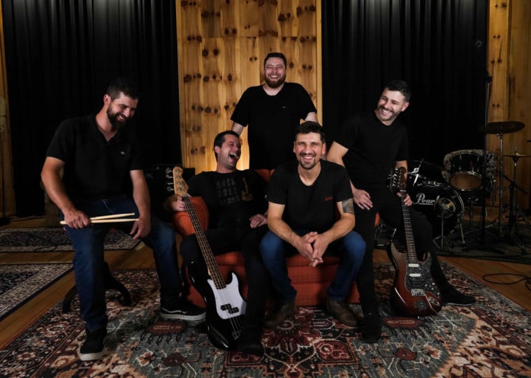 Apresentação ocorre na Praça Céu e o Setlist inclui as músicas inéditas que compõem o álbum ‘Andarilho’
