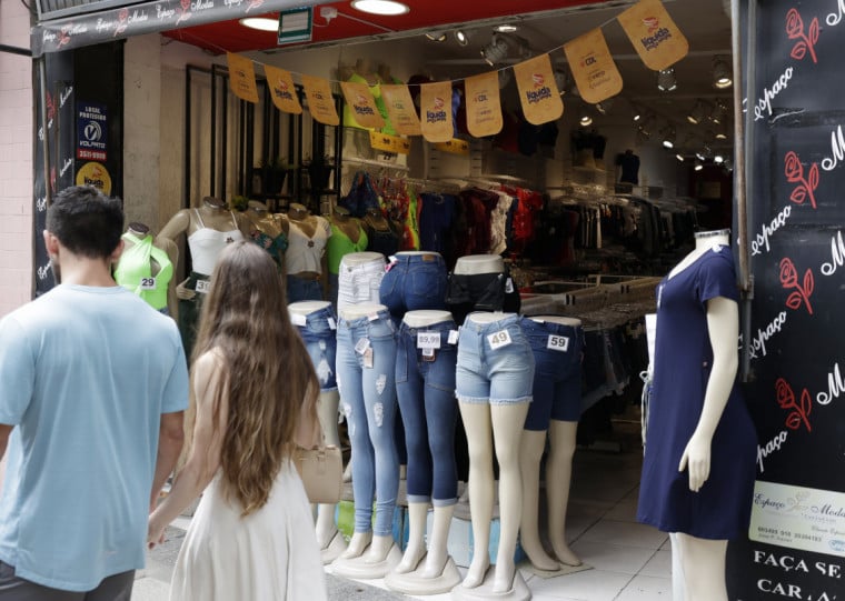  IPCA-15 em 12 meses até abril subiu 4,37%, resultado também um pouco menor do que o piso