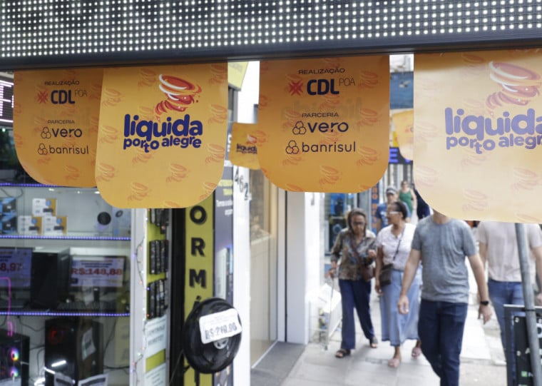 Lojas do Centro se anteciparam e estamparam o material promocional antes da largada na campanha