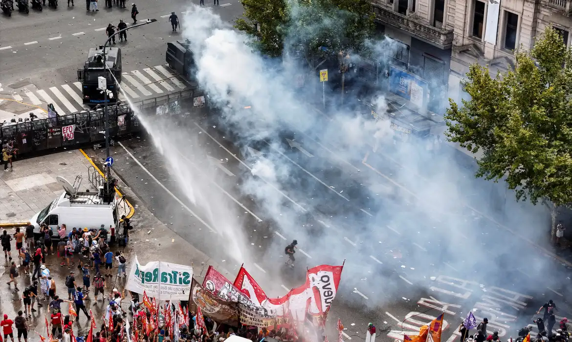 Governo Milei sustenta que as mudanças vão permitir aumentar a formalidade no mundo do trabalho