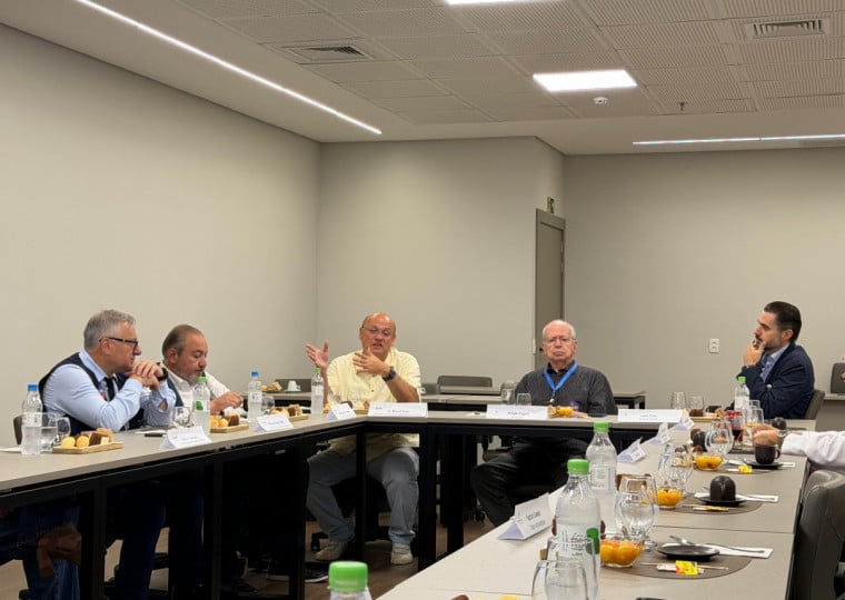 Agenda inicia em Porto Alegre, com reunião e visita técnica à Santa Casa de Misericórdia