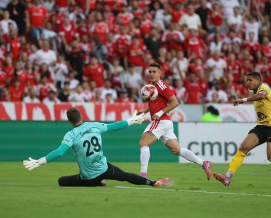 Inter atropela o Ypiranga e garante vaga na final do Campeonato Gaúcho