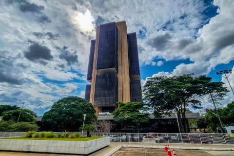 Com deflação em agosto, IPCA-15 acumulado volta a ficar abaixo do teto da meta após 3 meses