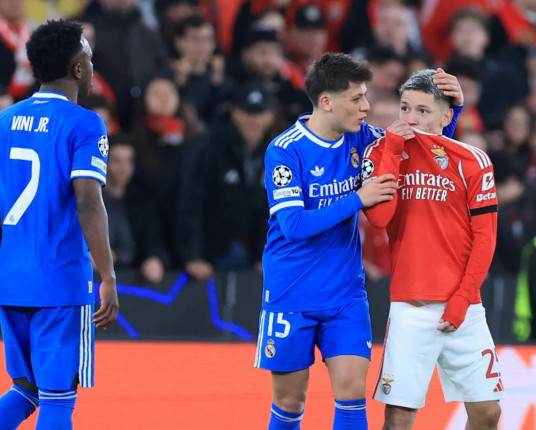 Prestianni, do Benfica, é suspenso preventivamente após acusação de racismo