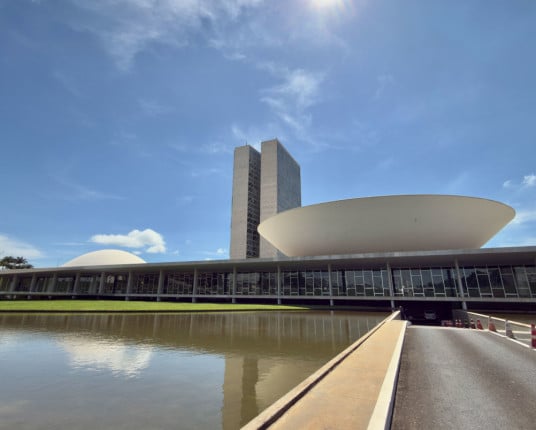 Congresso discute caso Master, acordo Mercosul-UE e fim da escala 6x1 no pós-Carnaval