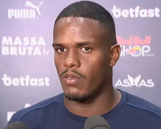 Bragantino anuncia multa a zagueiro autor de declaração machista após jogo