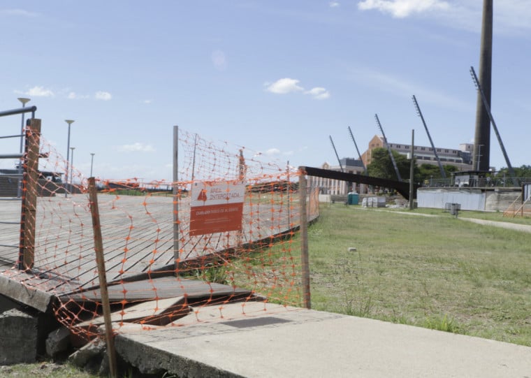 Segundo a prefeitura a instalação de telas de proteção tem caráter preventivo e busca evitar a circulação de pessoas e animais nos locais mais vulneráveis