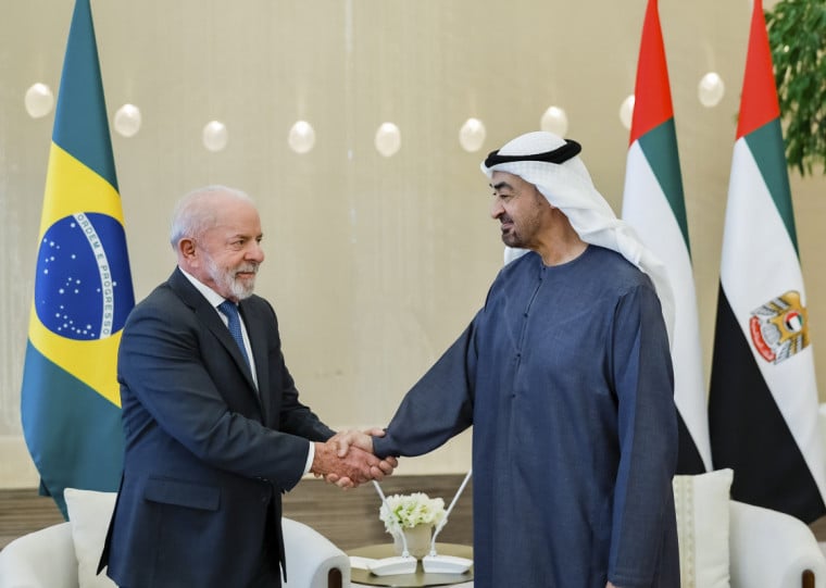  Lula também agradeceu ao xeique pela participação dos Emirados Árabes no Fundo Florestas Tropicais para Sempre 