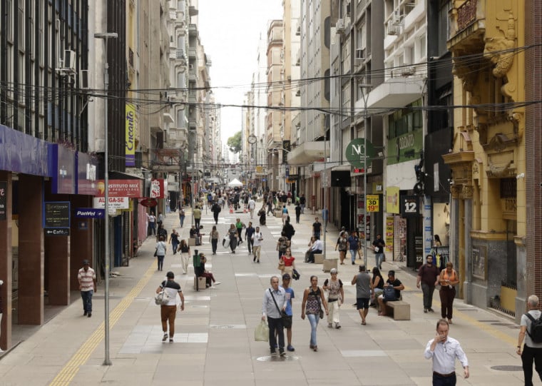 Estabilidade no desemprego reflete fim de ano forte na economia