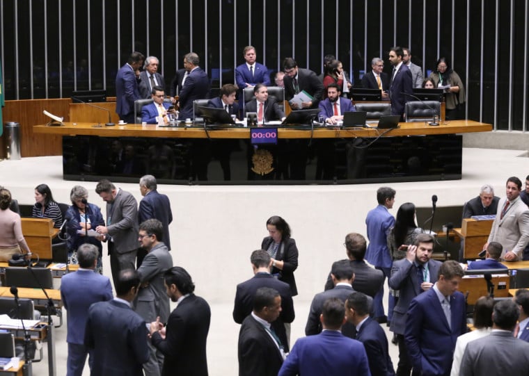 Com a aprovação, o texto segue para votação no plenário do Senado