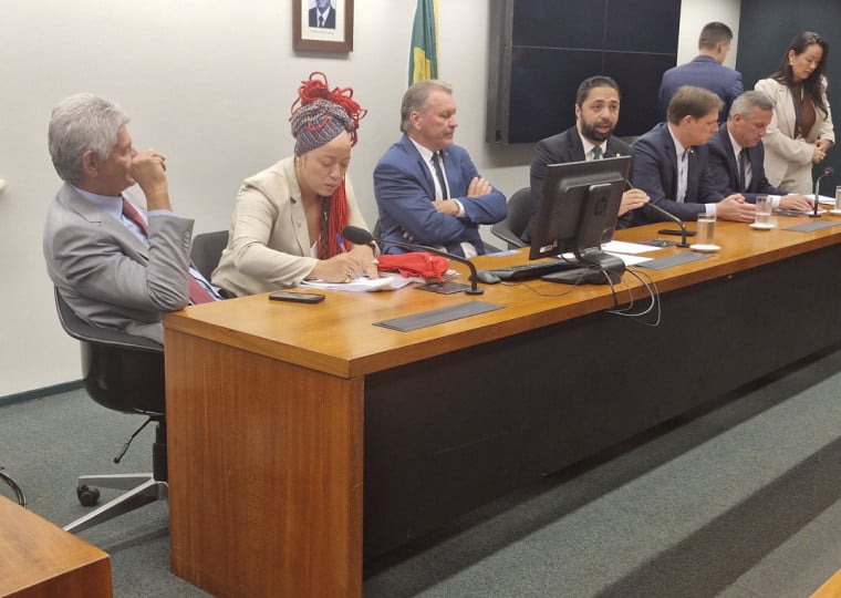 Deputados Afonso Motta (PDT), Daiana Santos (PCdoB), Afonso Hamm (PP) Marcelo Moraes (PL), Lucas Redecker (PSDB) e Ubiratã Sanderson (PL)