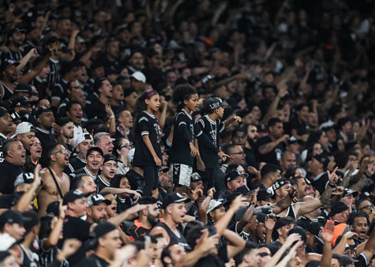 Projeto propõe fim gradual da torcida única após 10 anos em São Paulo