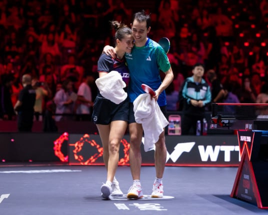 Hugo Calderano e Bruna Takahashi conquistam título histórico em Singapura