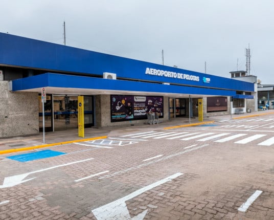 Aeroporto de Pelotas tem dois voos diários e mira expansão de rotas