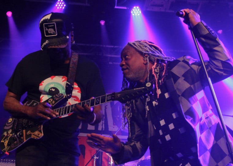 Grupo norte-americano tocou praticamente s&oacute; m&uacute;sicas dos tr&ecirc;s primeiros discos e conquistou o p&uacute;blico no Opini&atilde;o