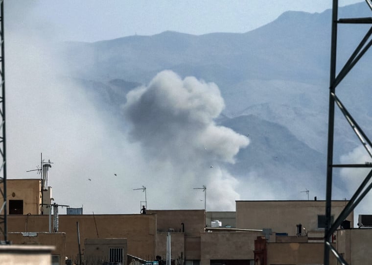 Os iranianos controlam parte do estreito de Hormuz, que fica localizado entre o país e Omã, por onde é escoado um quinto da produção mundial