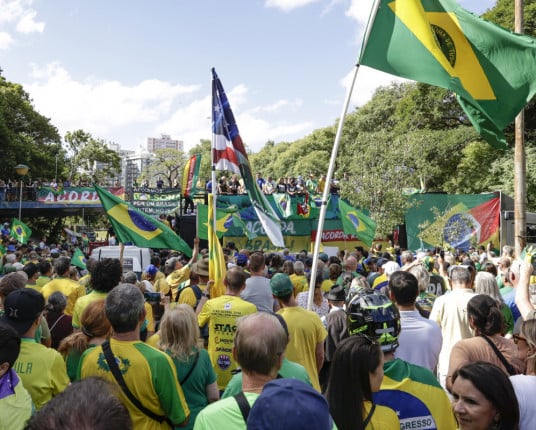Ato no Parcão vira palanque da pré-candidatura de Luciano Zucco